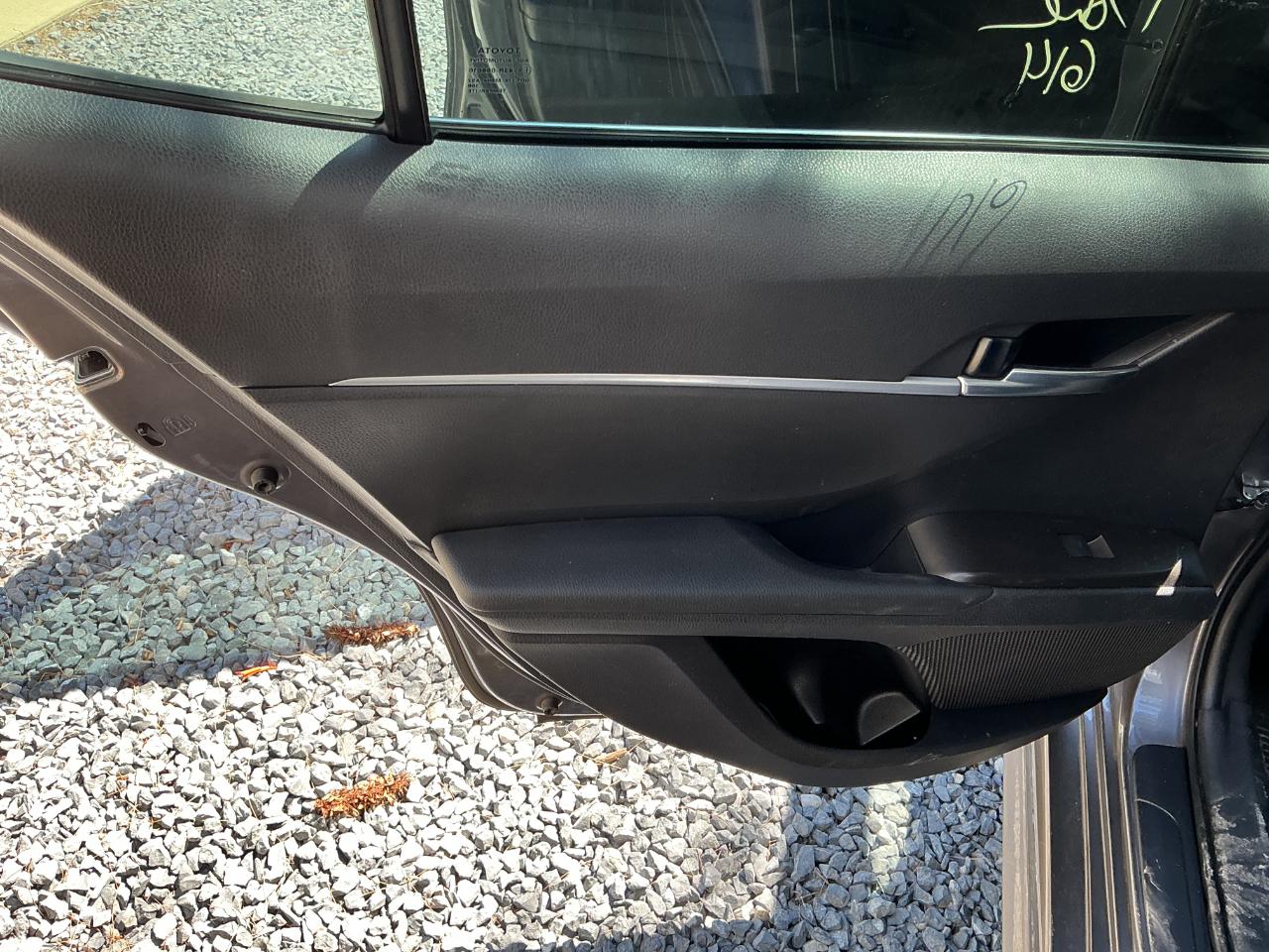 Toyota Camry SE 2021