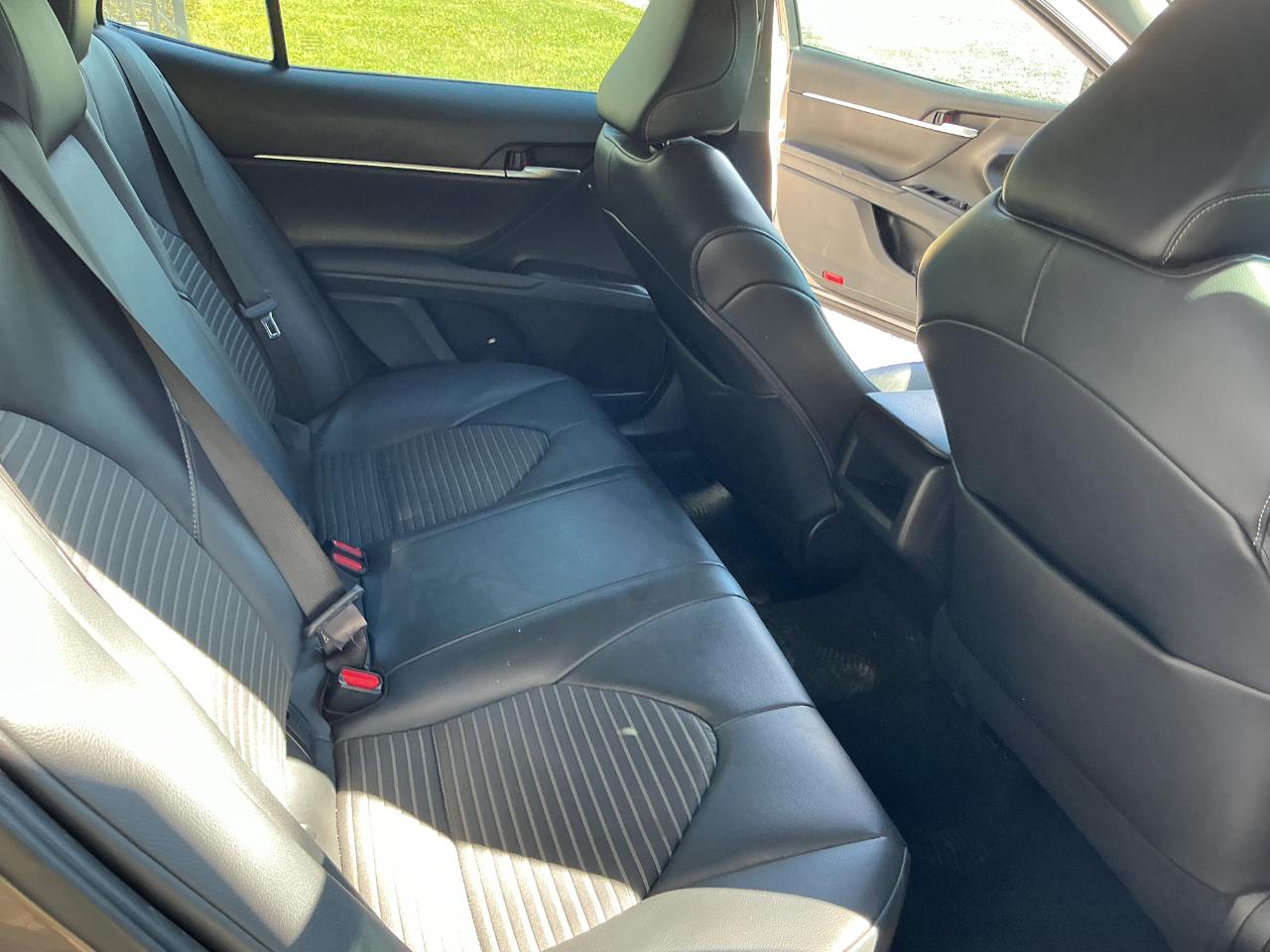 Toyota Camry SE 2021