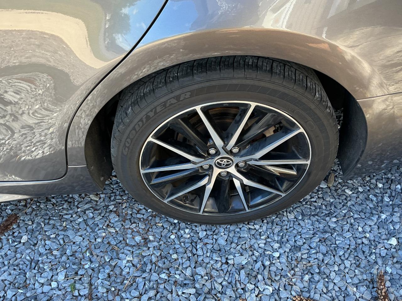 Toyota Camry SE 2021