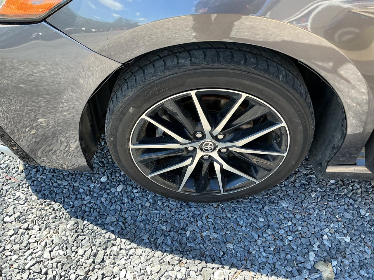 Toyota Camry SE 2021