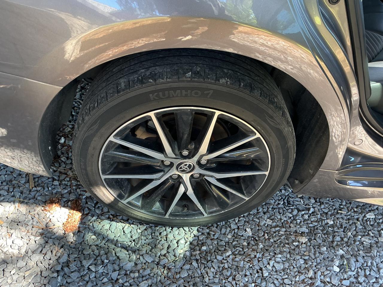 Toyota Camry SE 2021