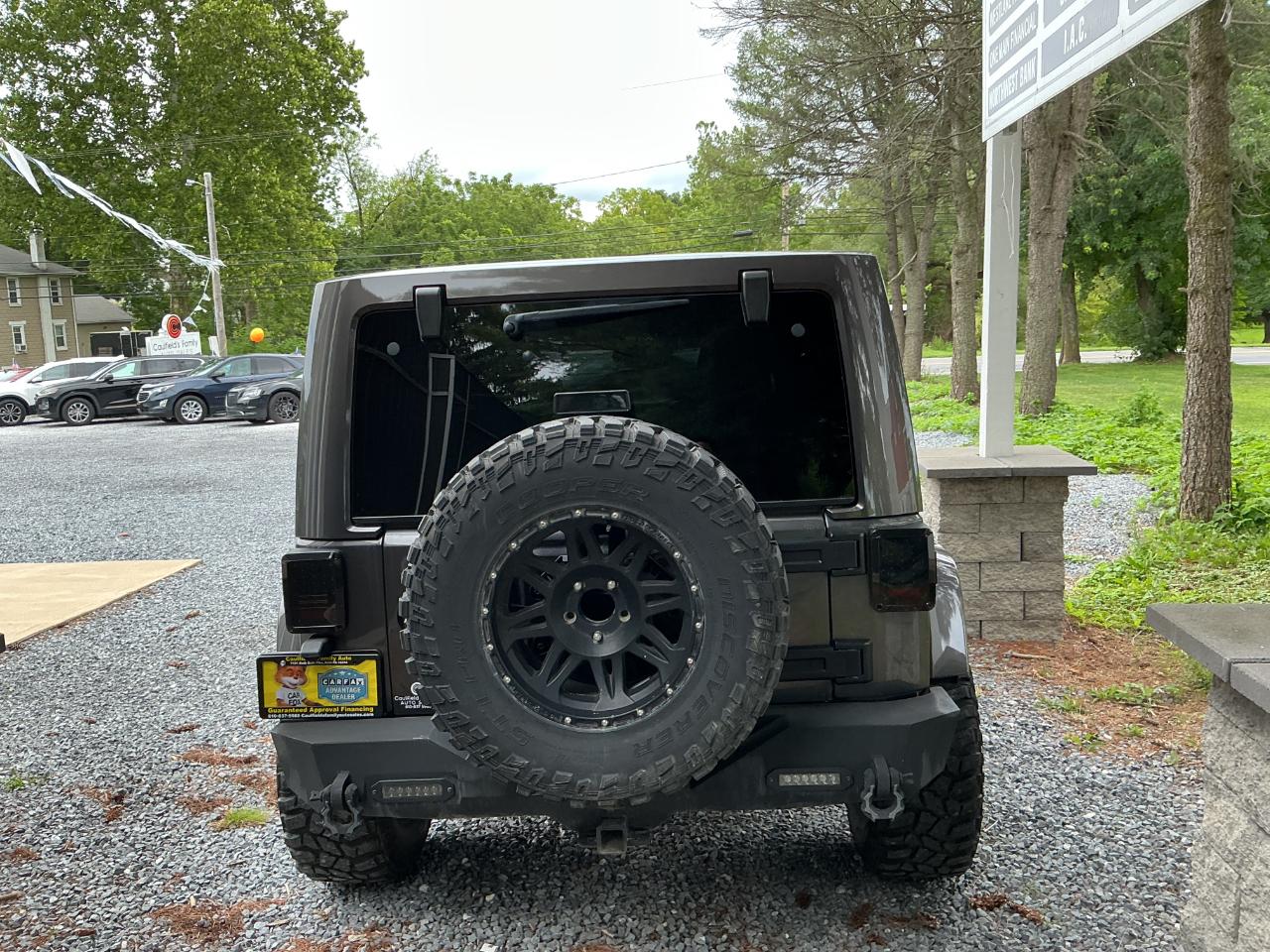 Jeep Wrangler Unlimited 4WD 4dr Sahara 2017