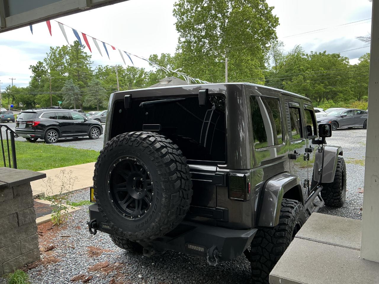 Jeep Wrangler Unlimited 4WD 4dr Sahara 2017