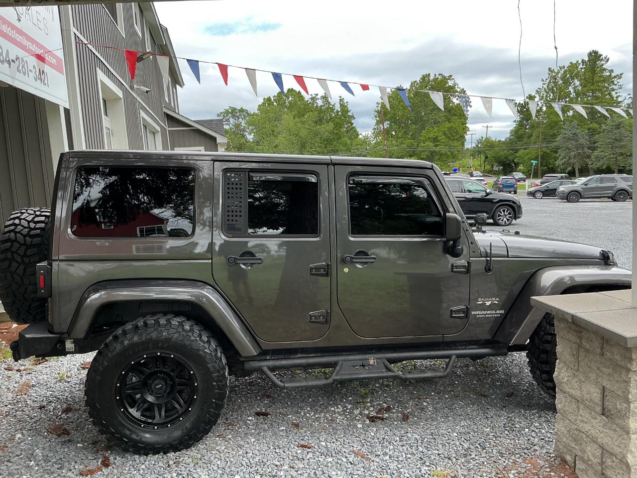 Jeep Wrangler Unlimited 4WD 4dr Sahara 2017