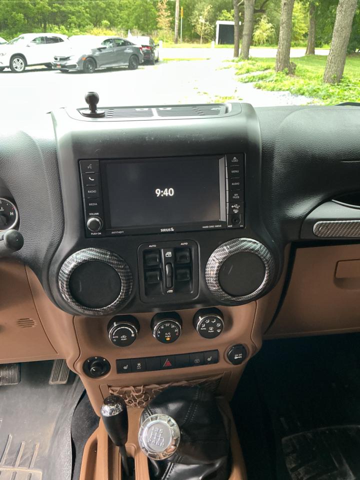 Jeep Wrangler Unlimited 4WD 4dr Sahara 2017