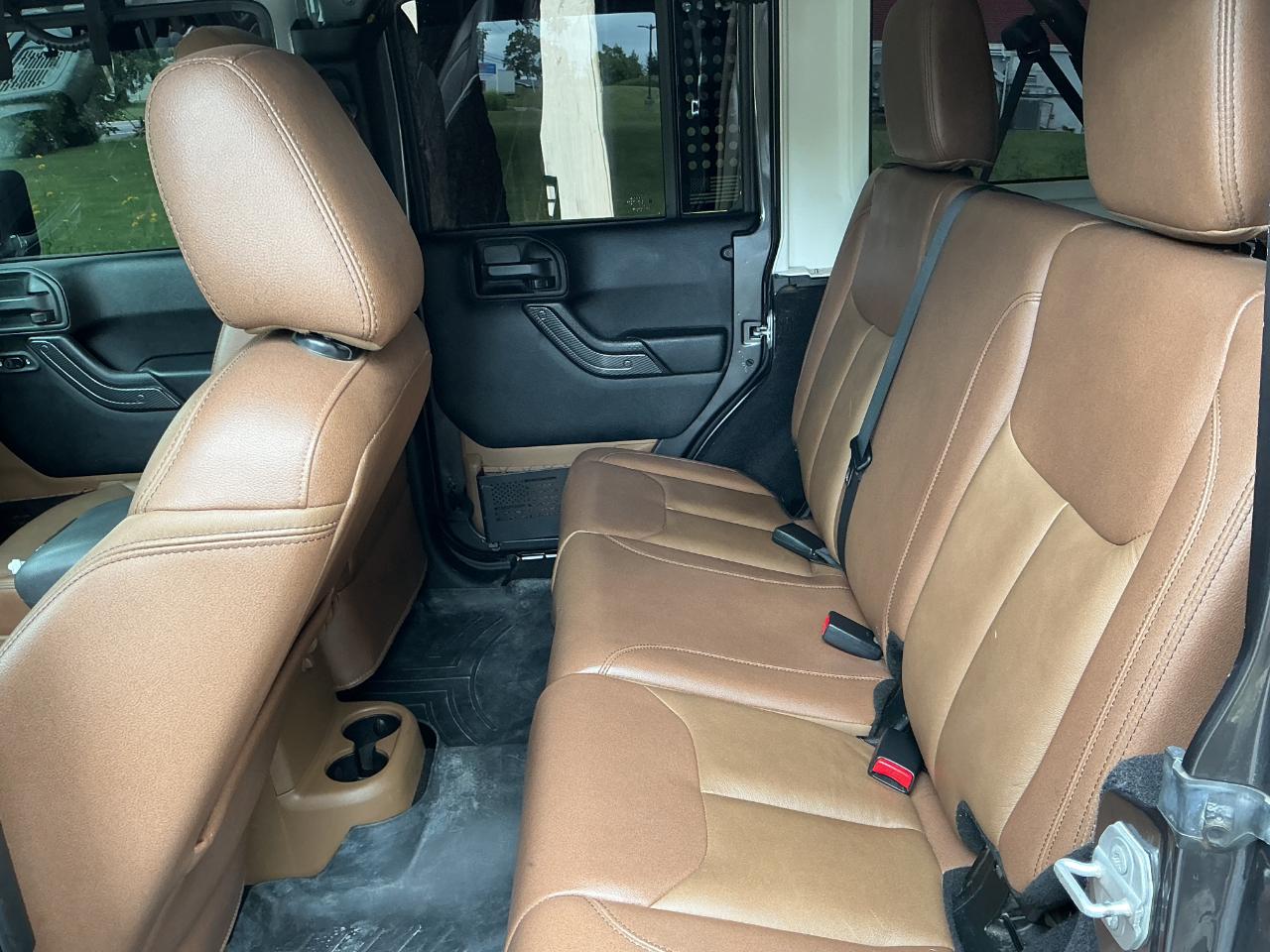 Jeep Wrangler Unlimited 4WD 4dr Sahara 2017
