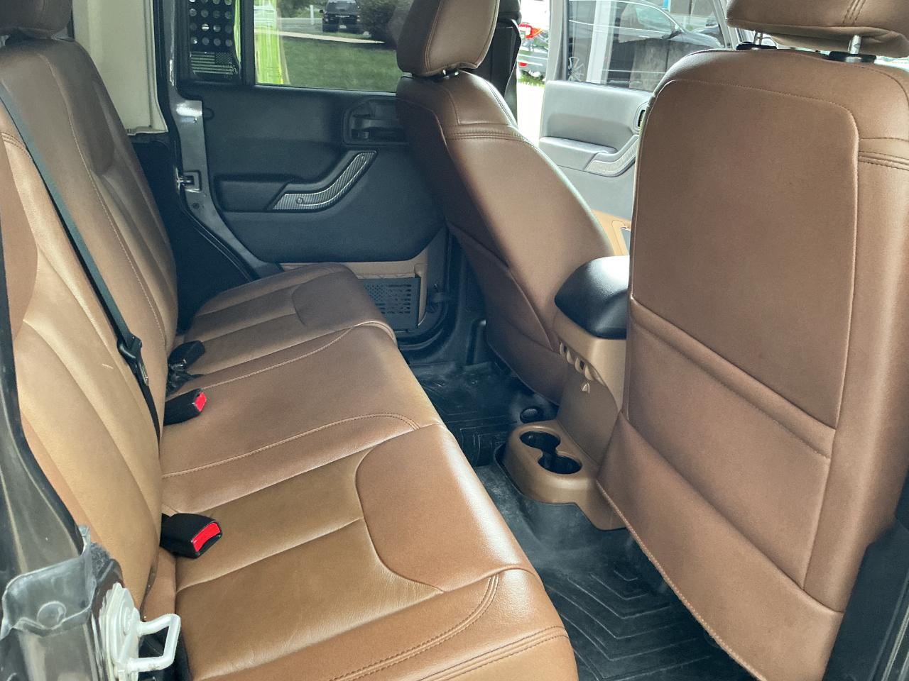 Jeep Wrangler Unlimited 4WD 4dr Sahara 2017