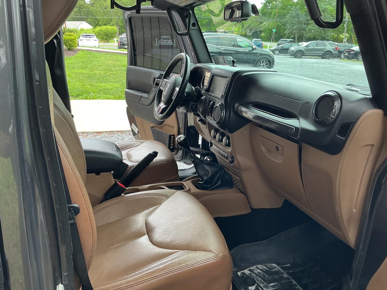 Jeep Wrangler Unlimited 4WD 4dr Sahara 2017