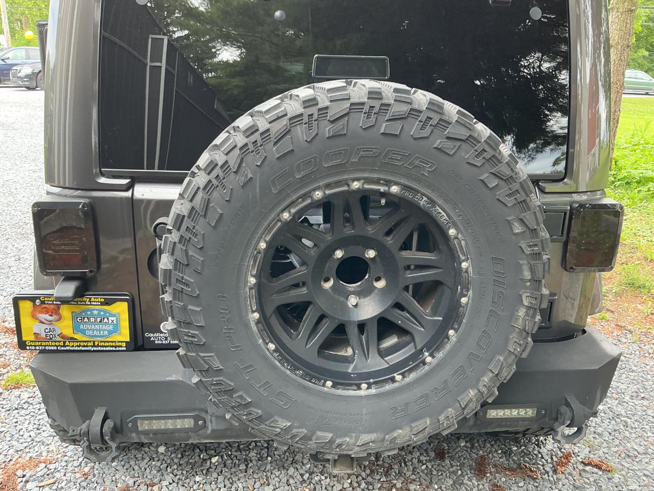 Jeep Wrangler Unlimited 4WD 4dr Sahara 2017