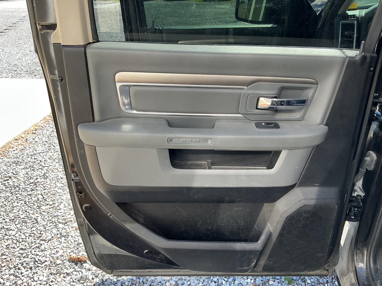 RAM 1500 Big Horn Crew Cab 4WD 2018