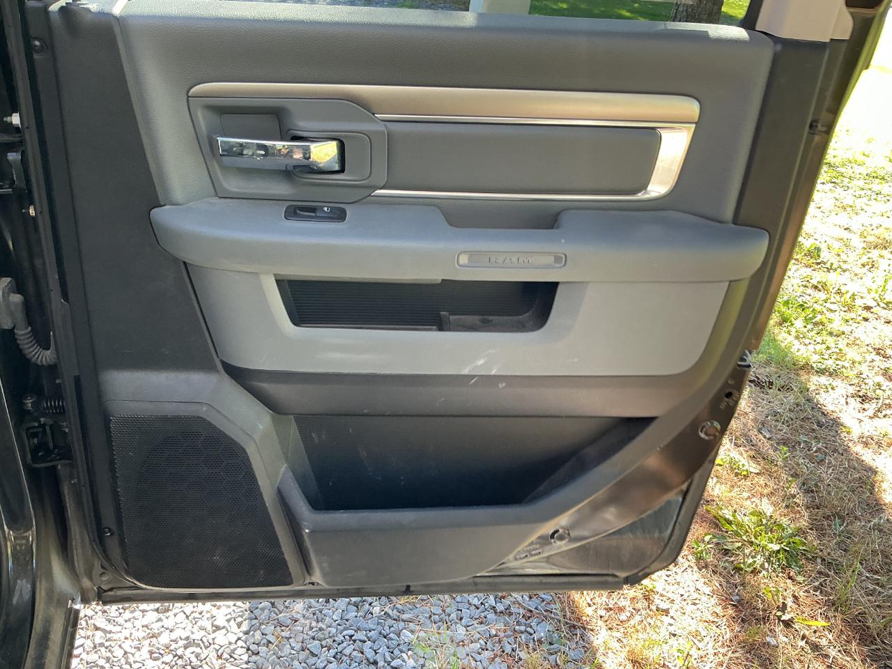 RAM 1500 Big Horn Crew Cab 4WD 2018