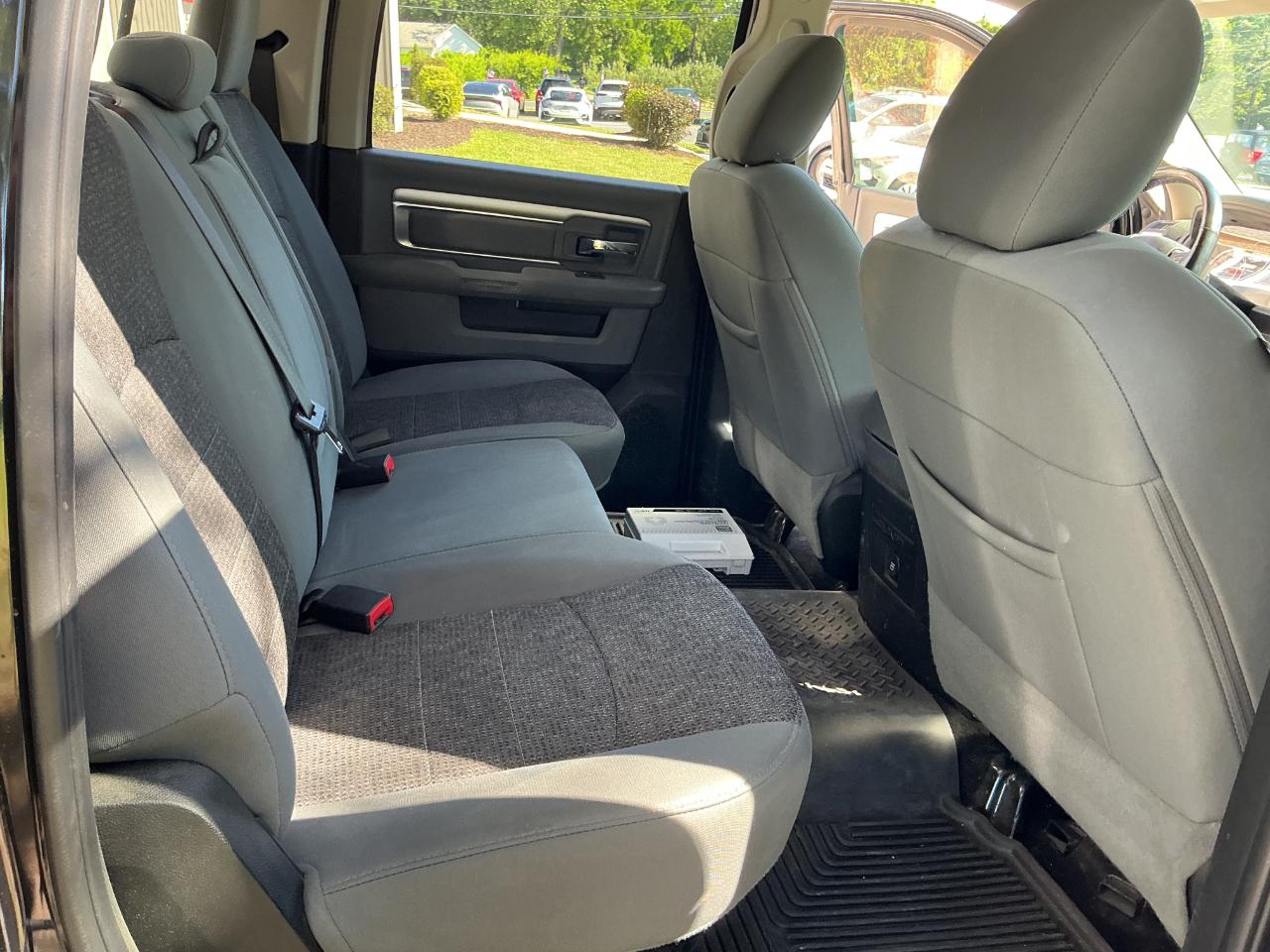 RAM 1500 Big Horn Crew Cab 4WD 2018