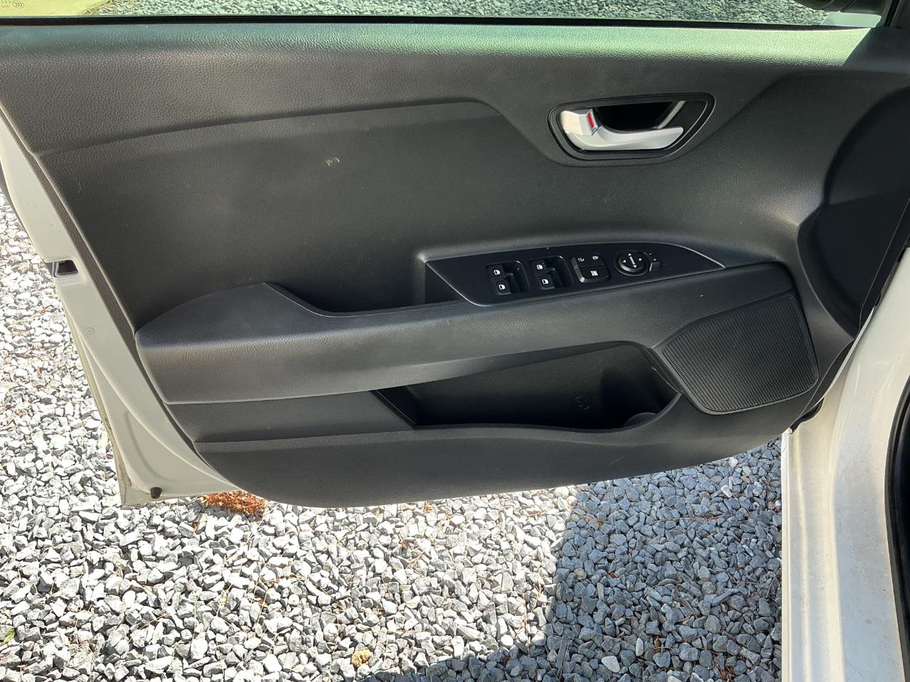 Kia Rio LX IVT 2023