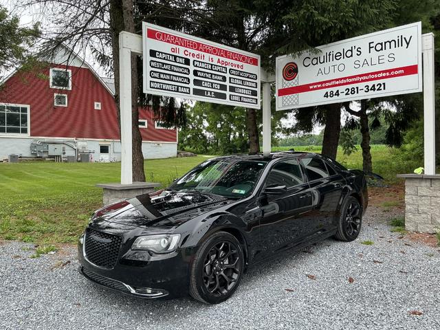 Black 2019 Chrysler 300 Sedan Rear-Wheel Drive Automatic