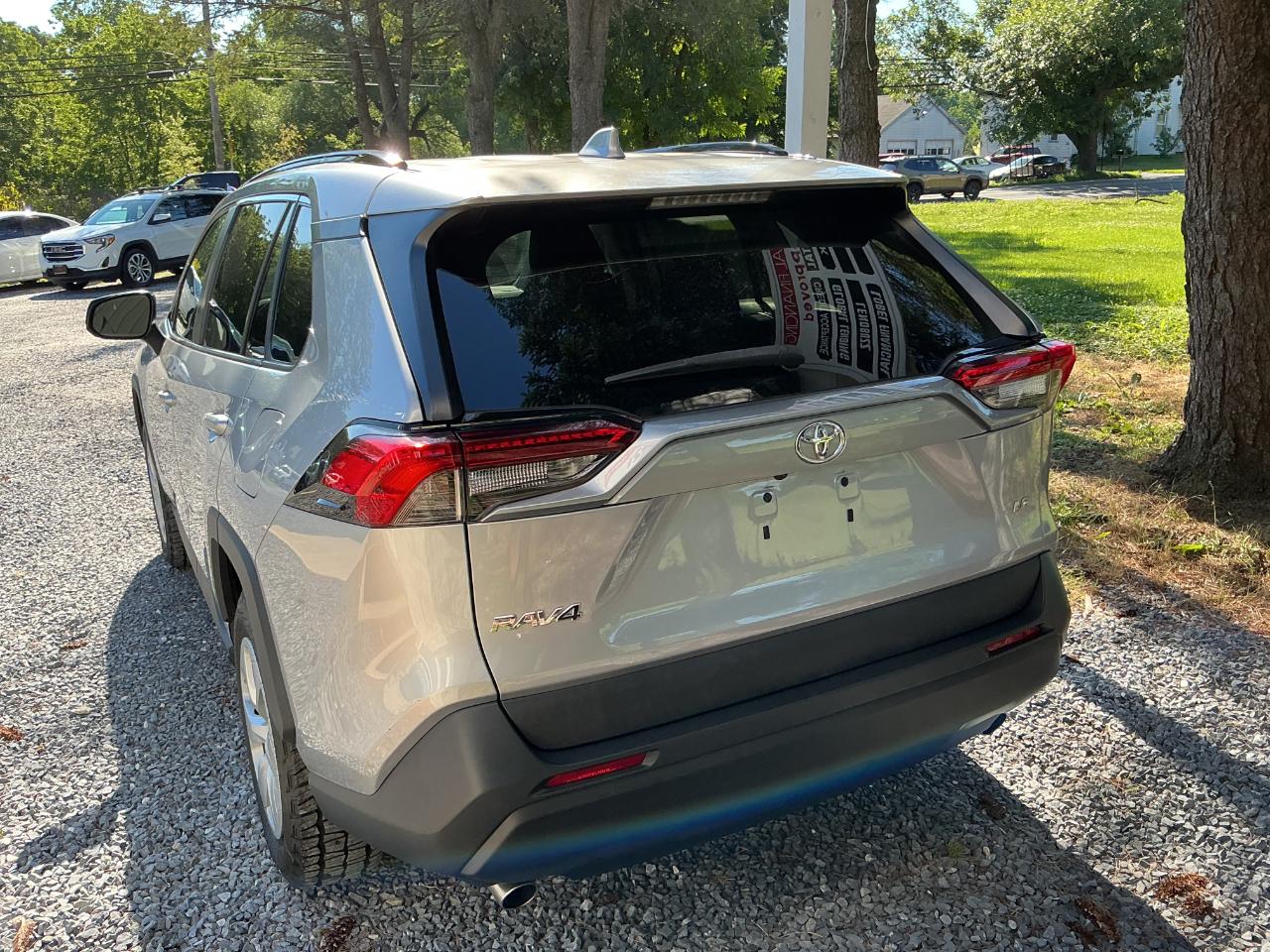 Toyota RAV4 LE FWD 2021