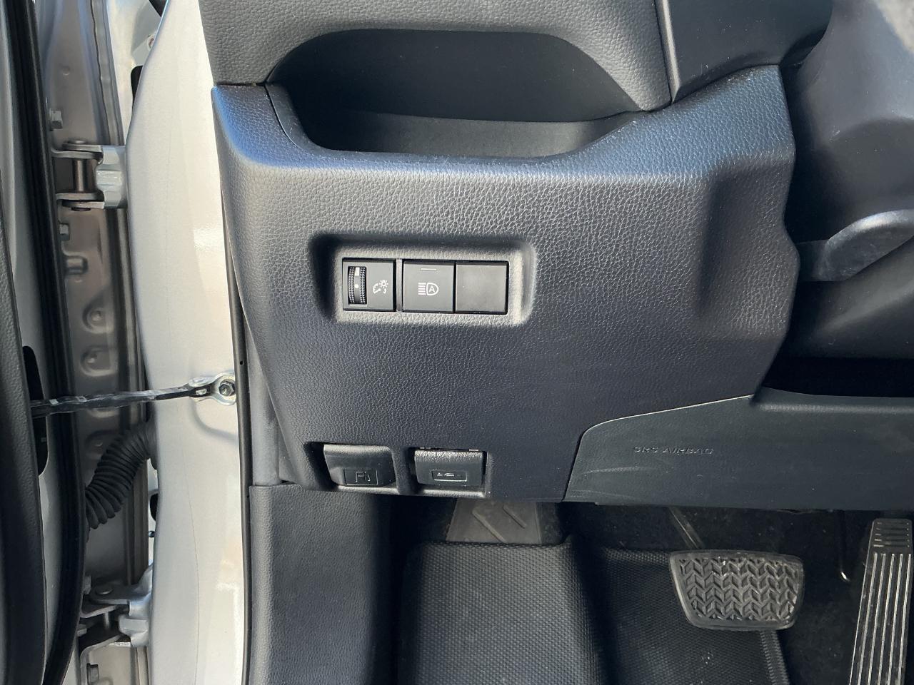 Toyota RAV4 LE FWD 2021