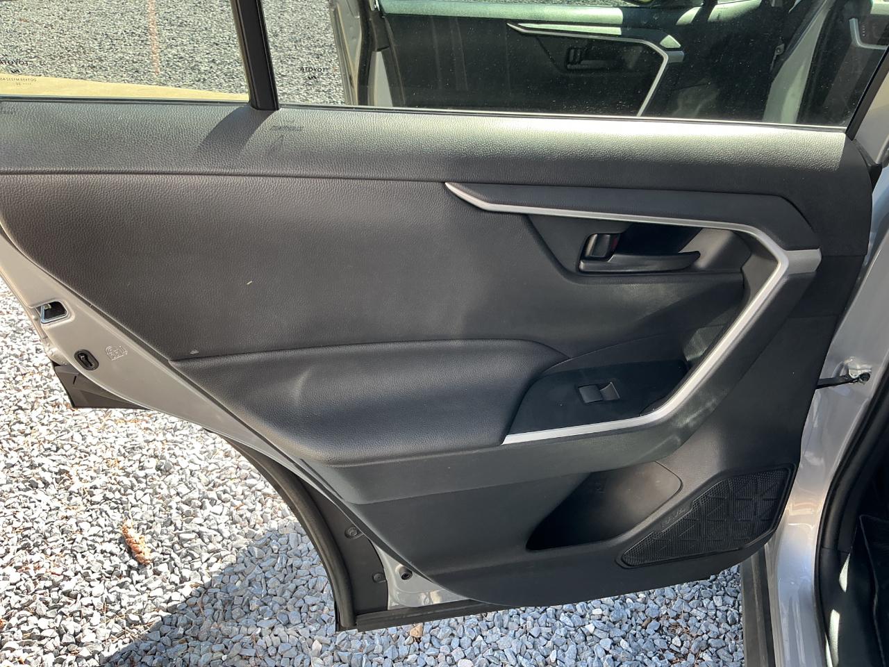 Toyota RAV4 LE FWD 2021