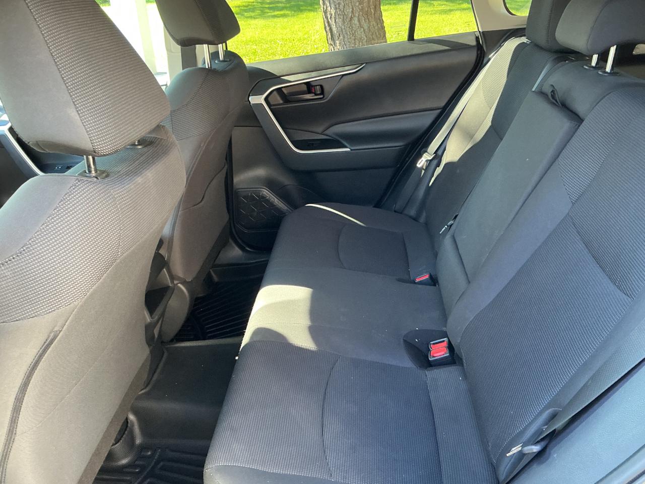 Toyota RAV4 LE FWD 2021