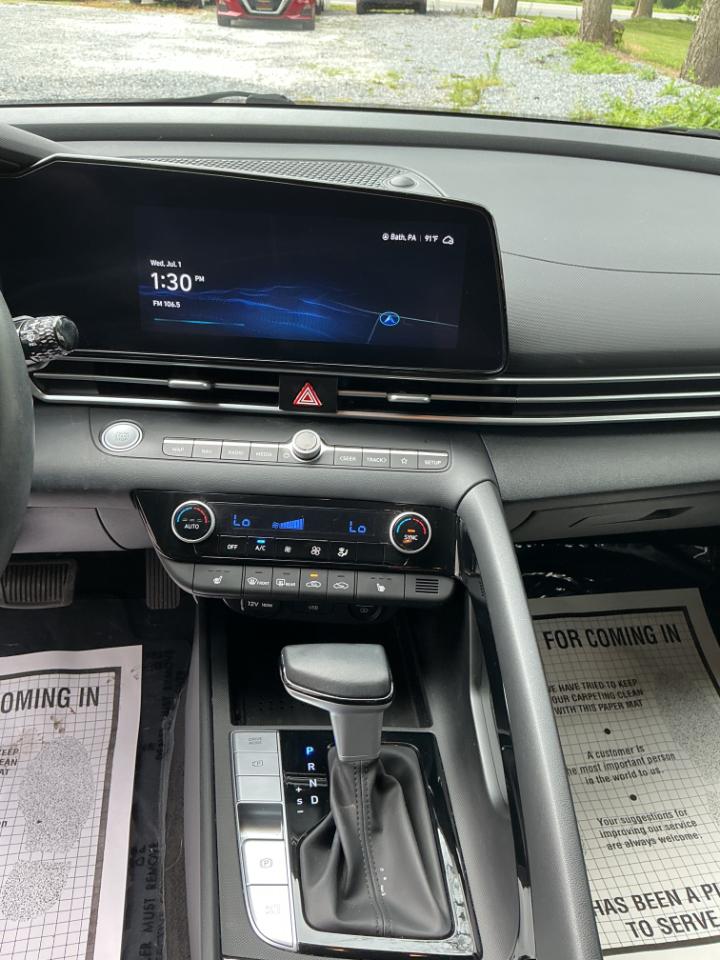 Hyundai Elantra SEL 2023