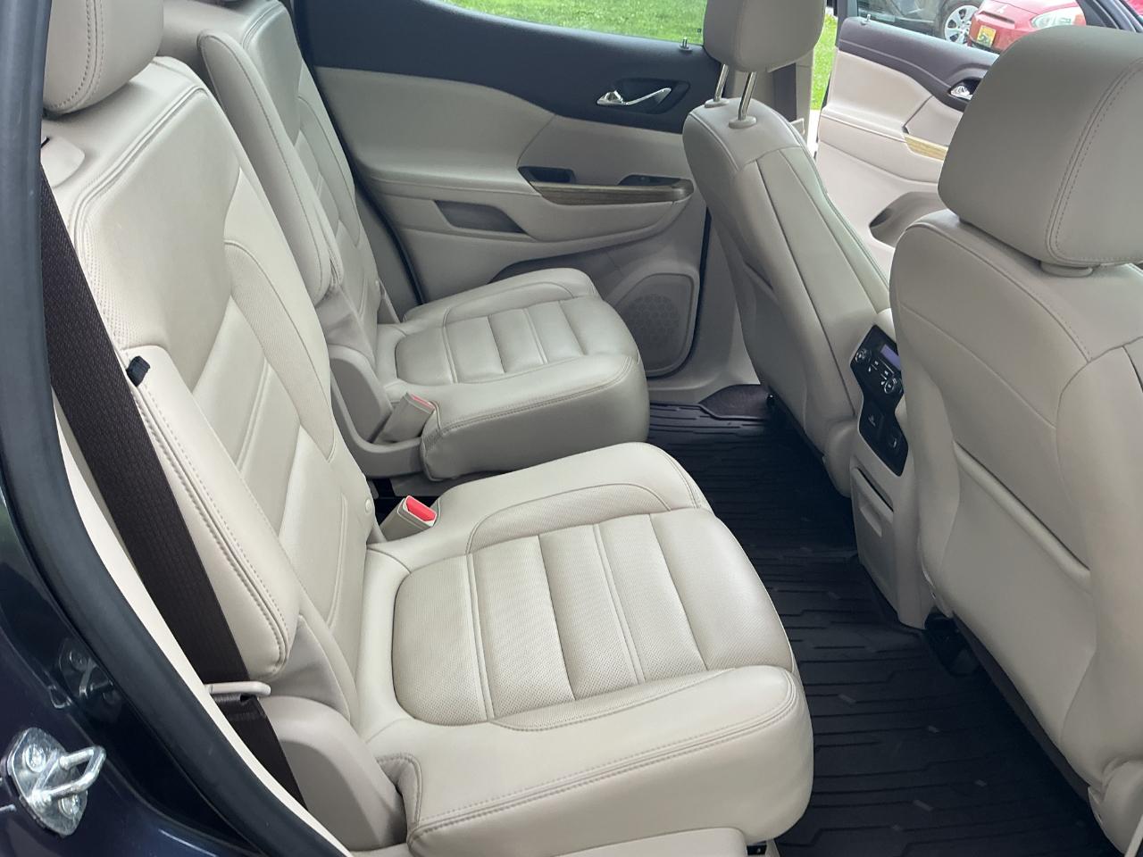 GMC Acadia AWD 4dr Denali 2019