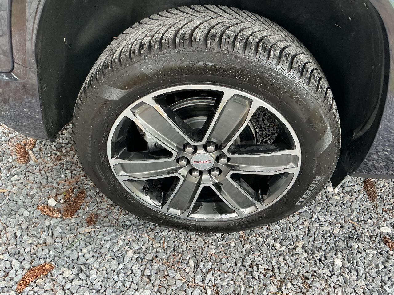 GMC Acadia AWD 4dr Denali 2019