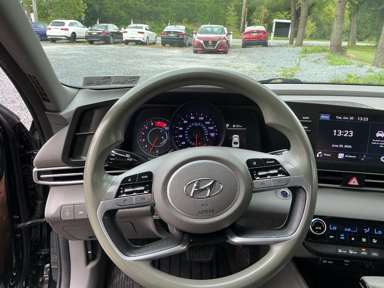 Hyundai Elantra SEL 2023