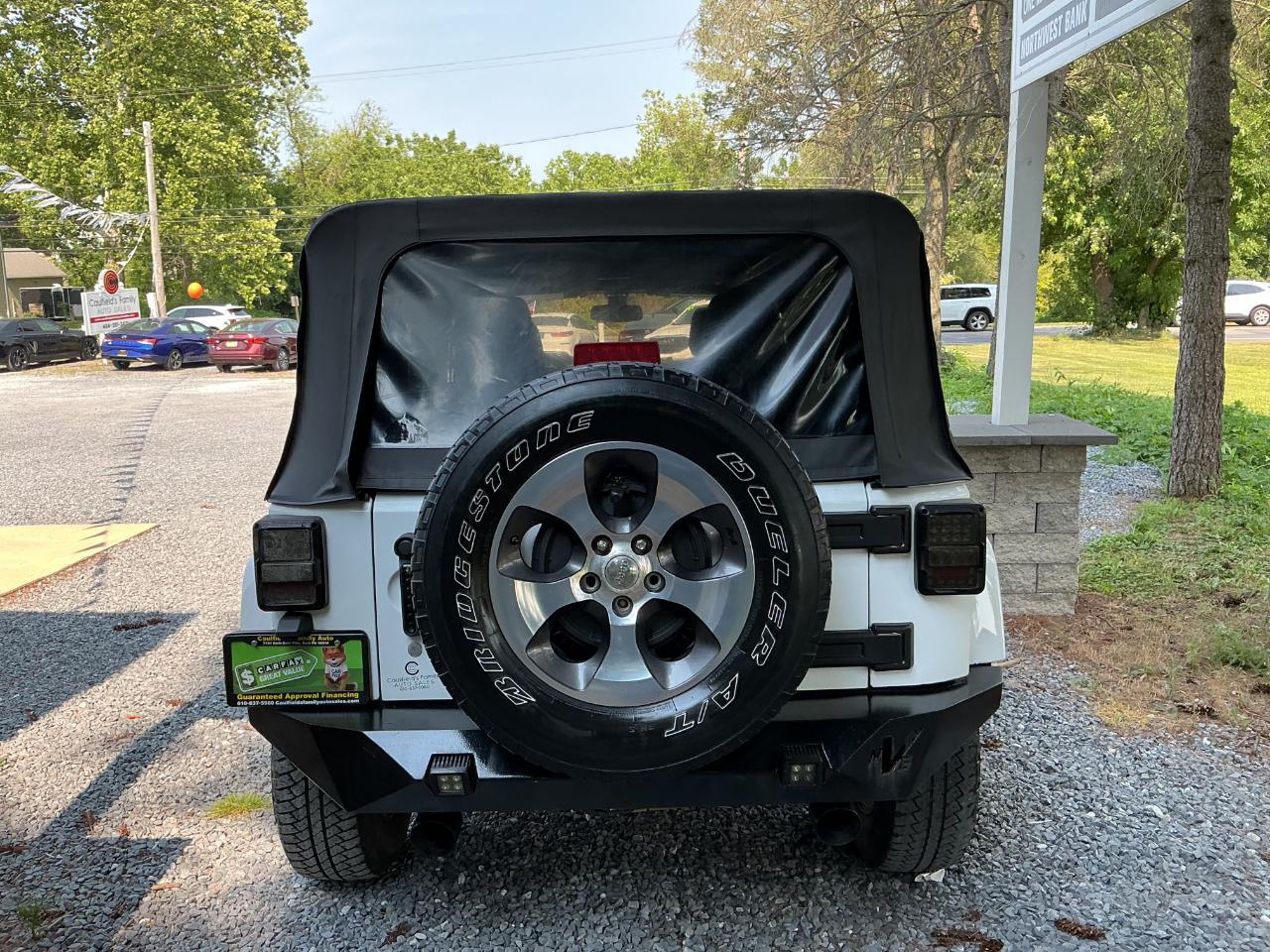 Jeep Wrangler Unlimited 4WD 4dr Sahara 2017
