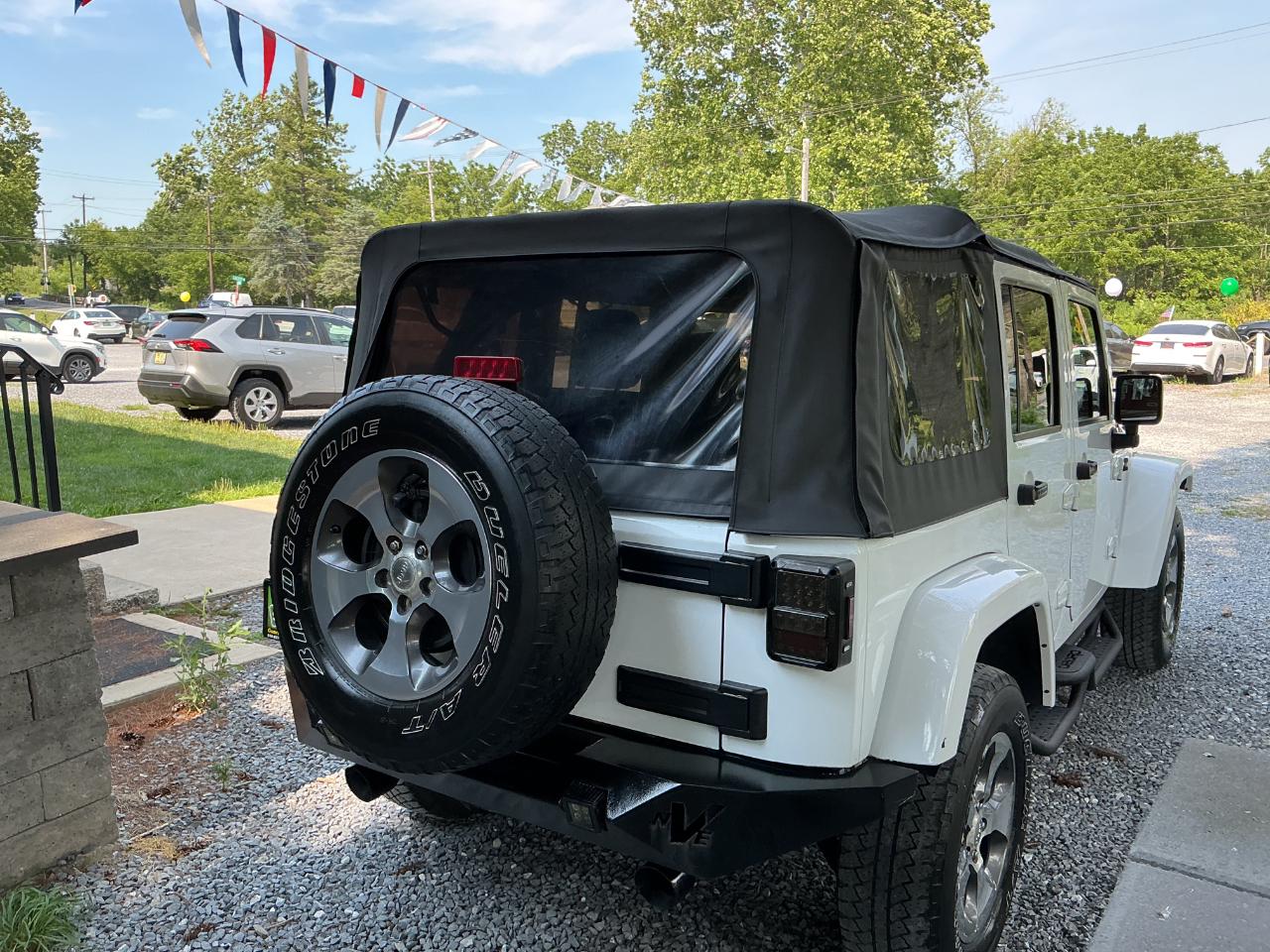 Jeep Wrangler Unlimited 4WD 4dr Sahara 2017