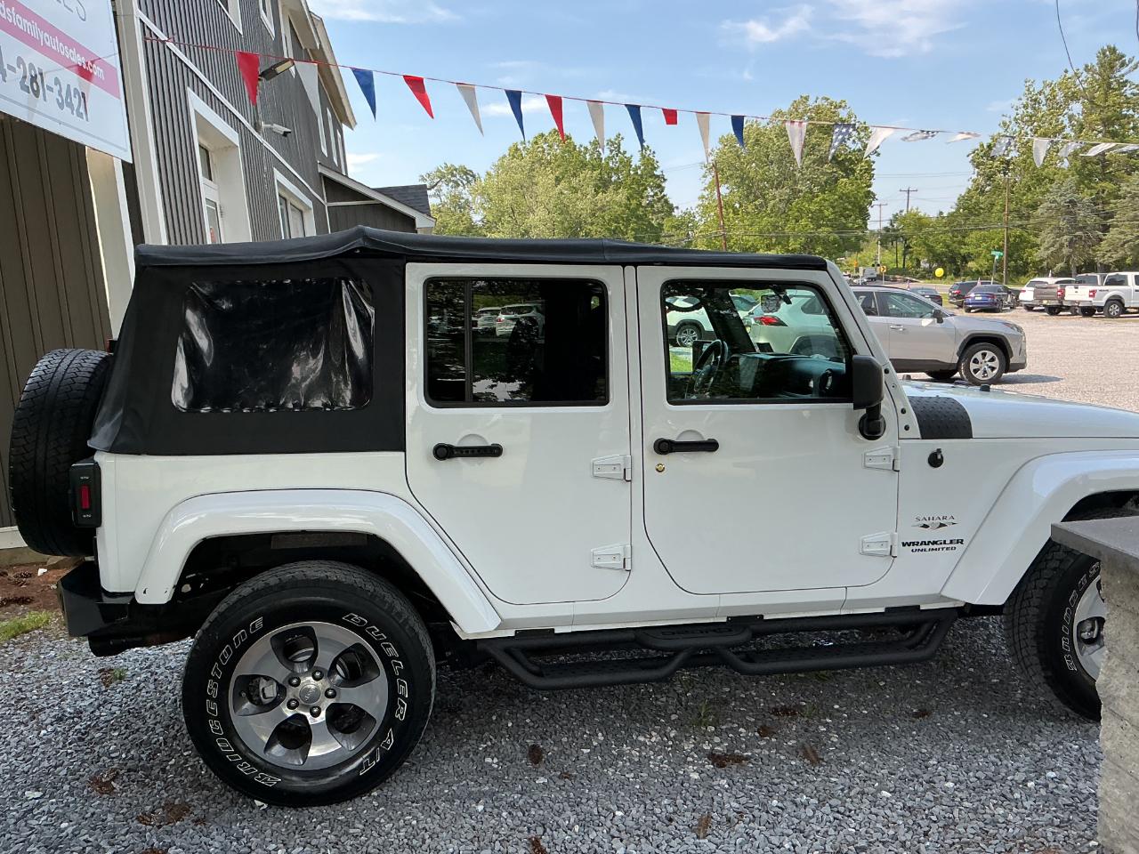 Jeep Wrangler Unlimited 4WD 4dr Sahara 2017