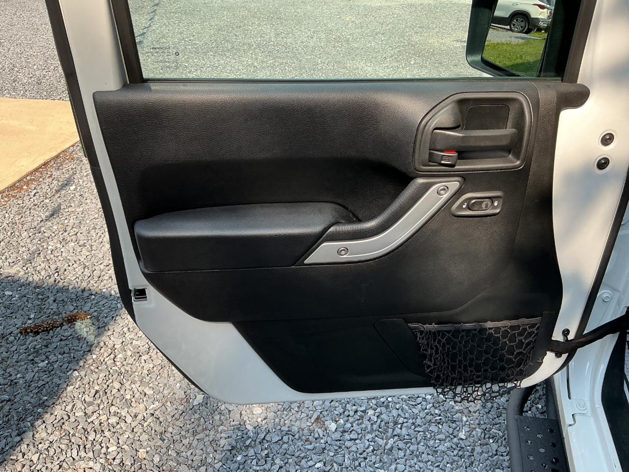 Jeep Wrangler Unlimited 4WD 4dr Sahara 2017