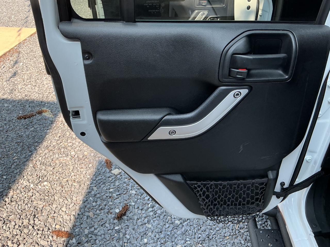 Jeep Wrangler Unlimited 4WD 4dr Sahara 2017