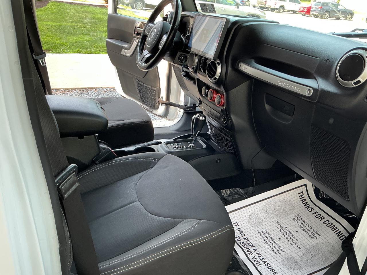Jeep Wrangler Unlimited 4WD 4dr Sahara 2017