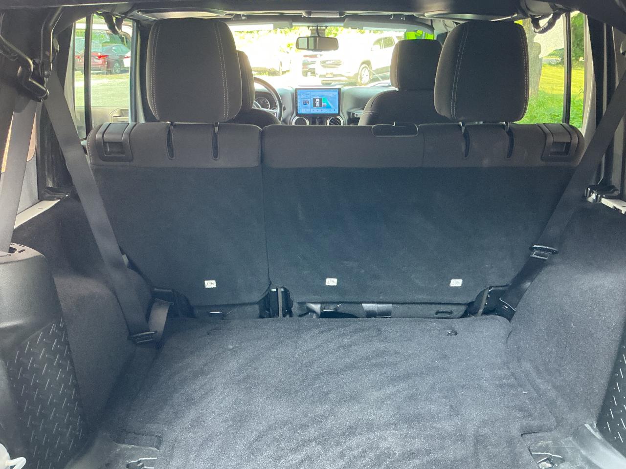 Jeep Wrangler Unlimited 4WD 4dr Sahara 2017