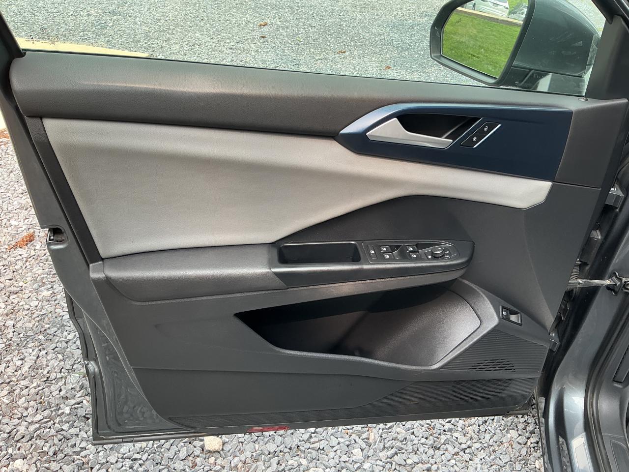 Volkswagen Taos SE FWD 2022