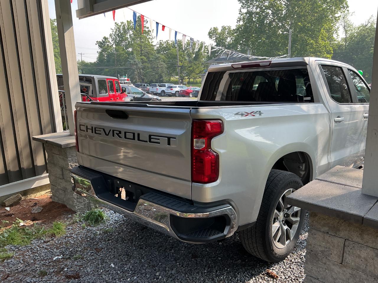 Chevrolet Silverado 1500 4WD Crew Cab 147" LT 2020