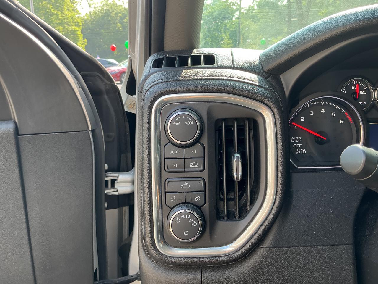 Chevrolet Silverado 1500 4WD Crew Cab 147" LT 2020