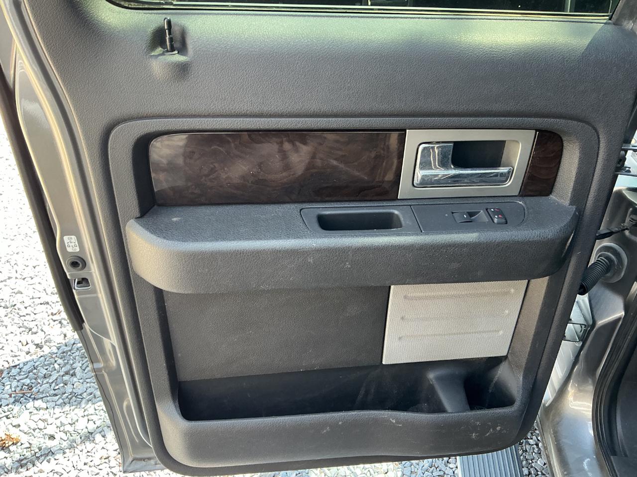 Ford F-150 4WD SuperCrew 145" Platinum 2014