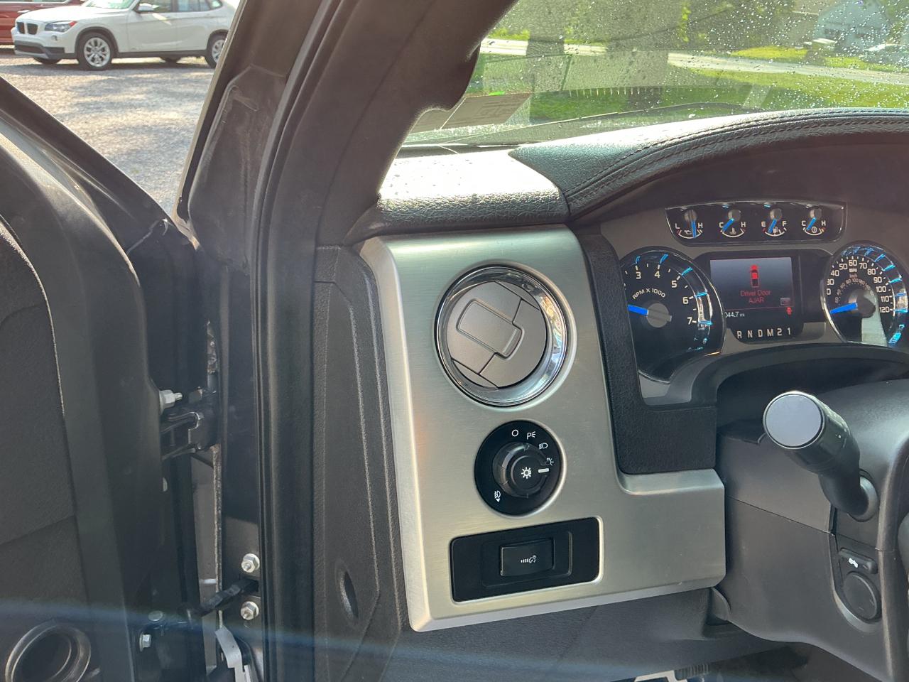 Ford F-150 4WD SuperCrew 145" Platinum 2014