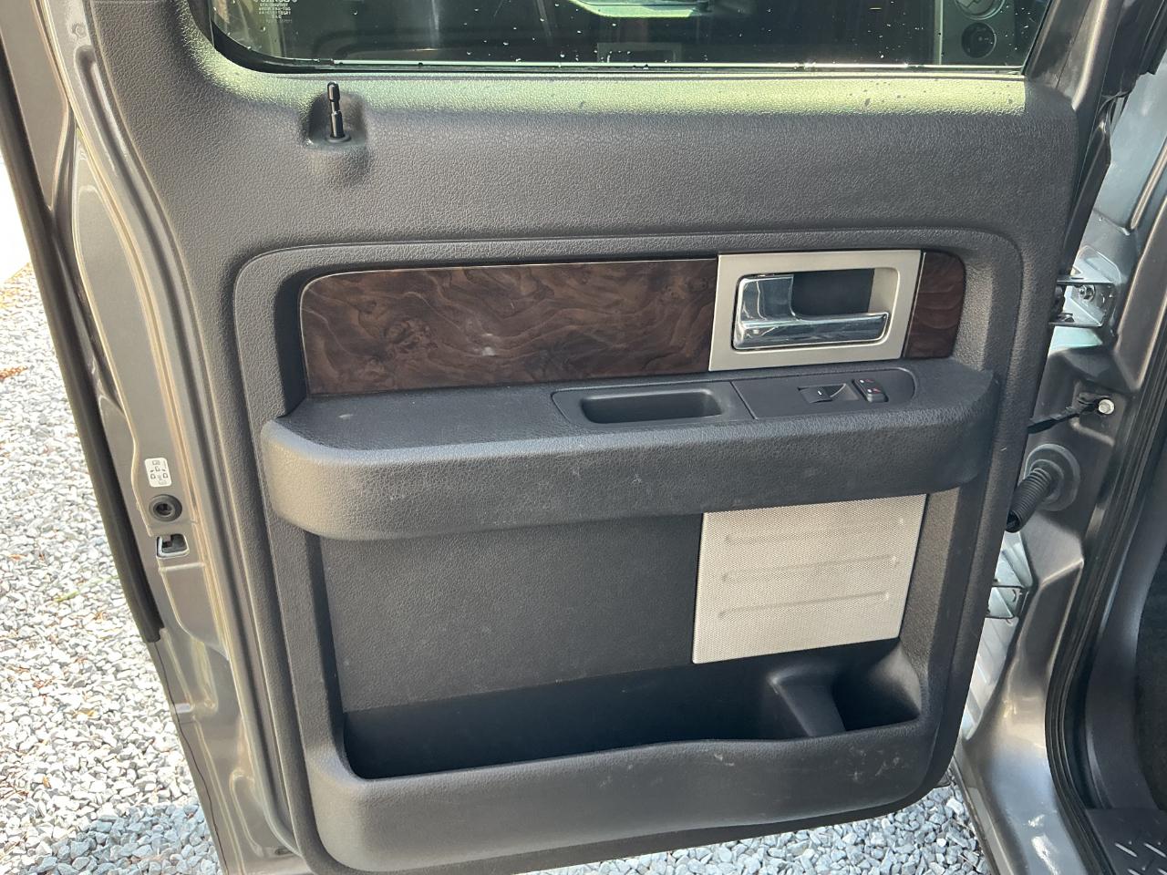 Ford F-150 4WD SuperCrew 145" Platinum 2014