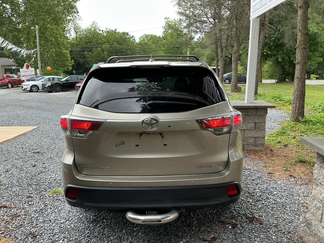 Toyota Highlander Limited Platinum 4D SUV AWD 2016