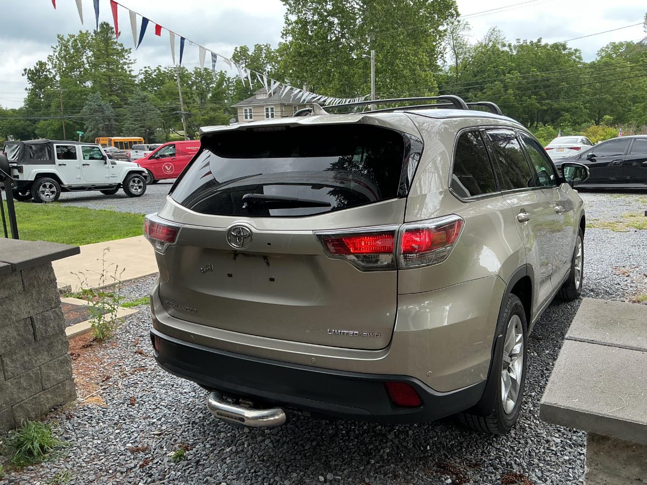 Toyota Highlander Limited Platinum 4D SUV AWD 2016