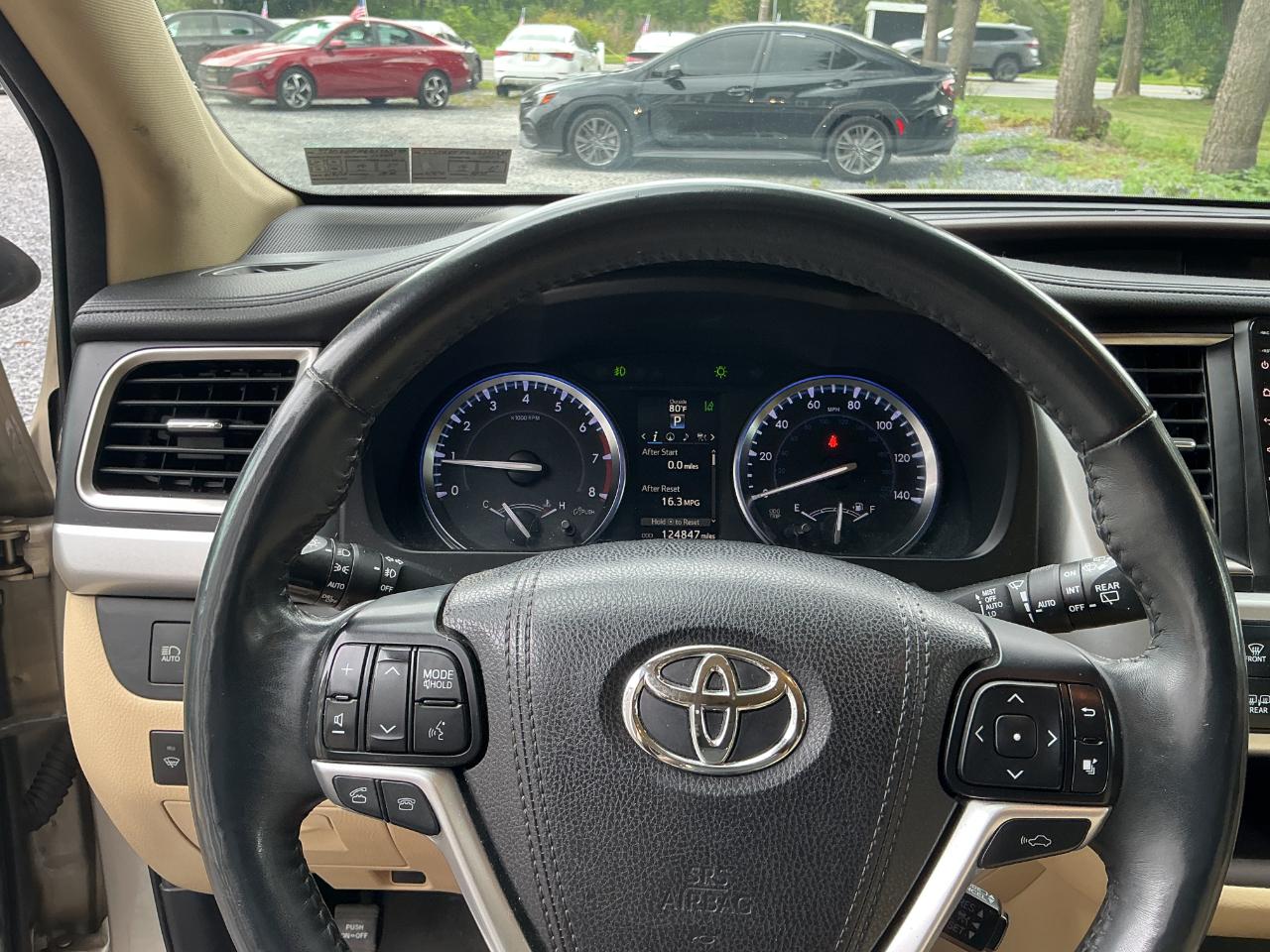 Toyota Highlander Limited Platinum 4D SUV AWD 2016