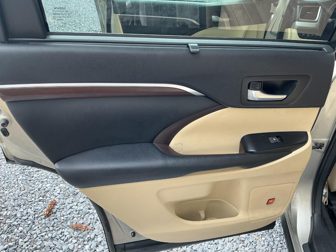 Toyota Highlander Limited Platinum 4D SUV AWD 2016
