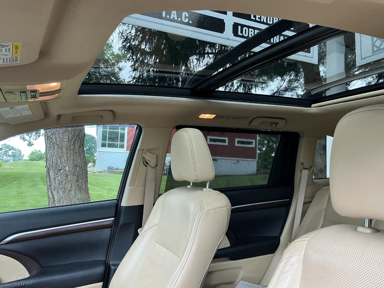 Toyota Highlander Limited Platinum 4D SUV AWD 2016