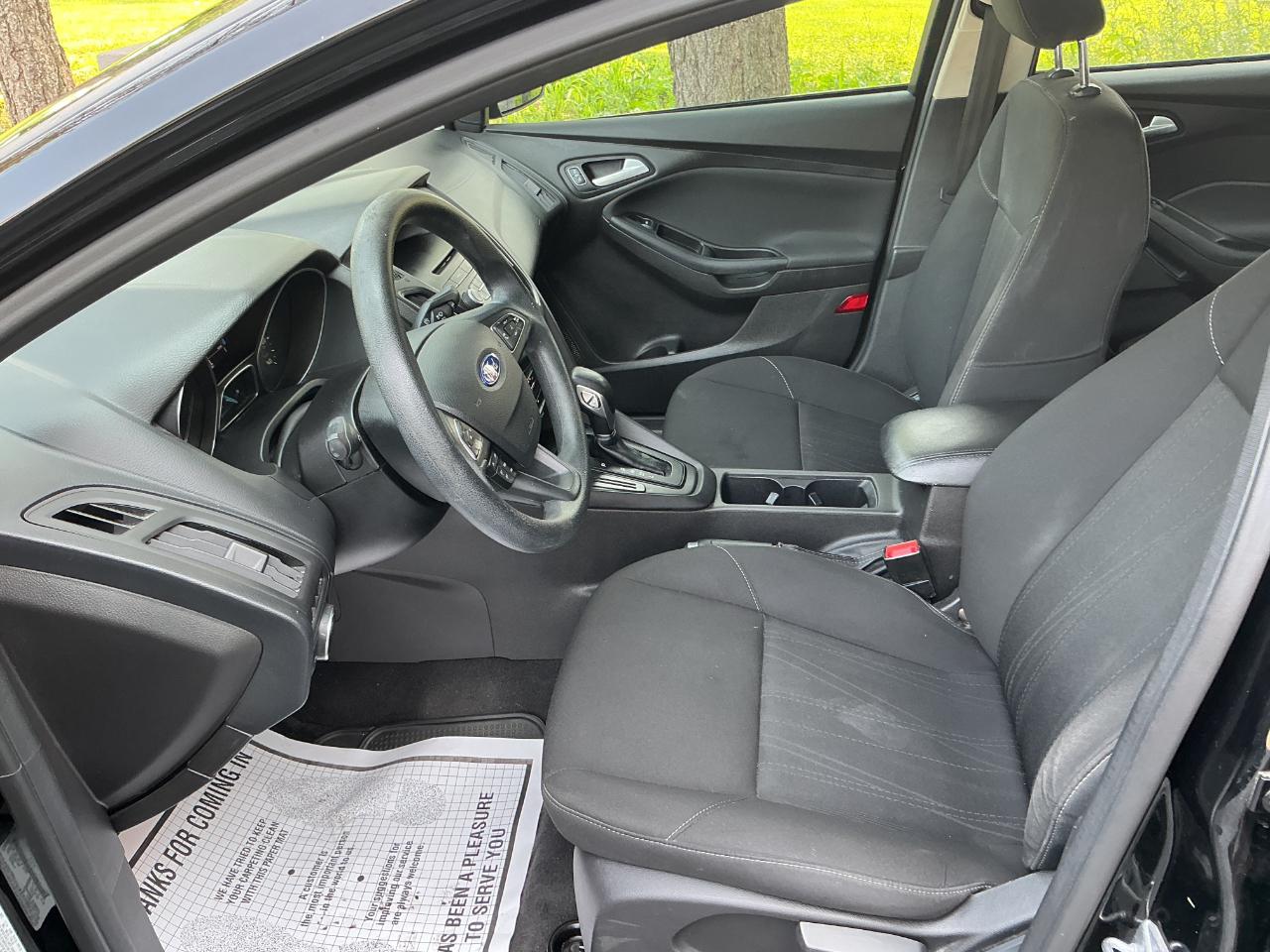 Ford Focus SE Sedan 2017