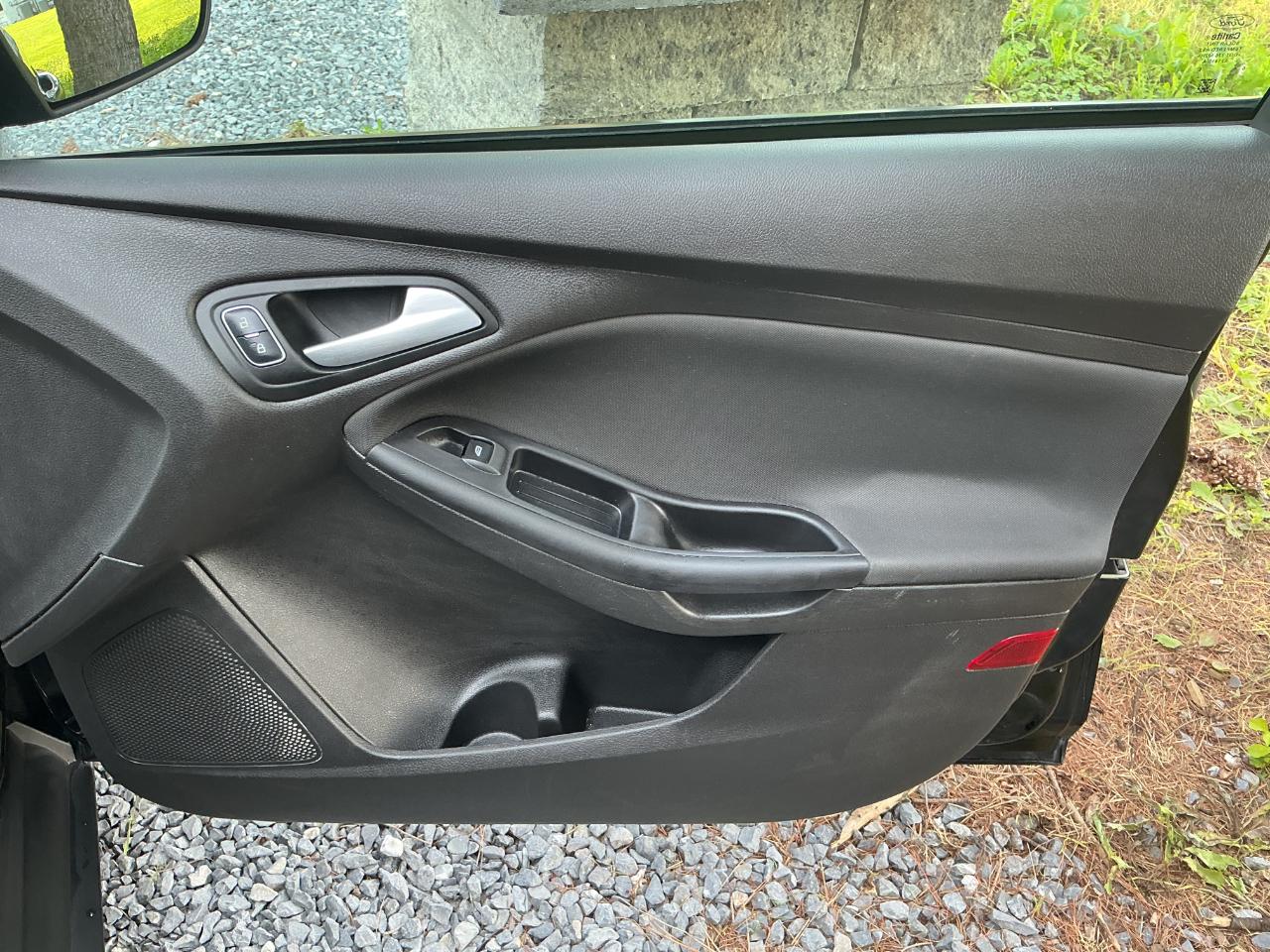 Ford Focus SE Sedan 2017