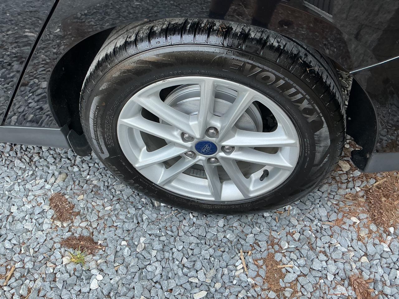 Ford Focus SE Sedan 2017
