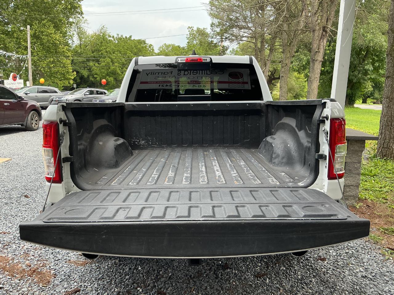 RAM 1500 Big Horn 4x4 Crew Cab 5'7" Box 2022