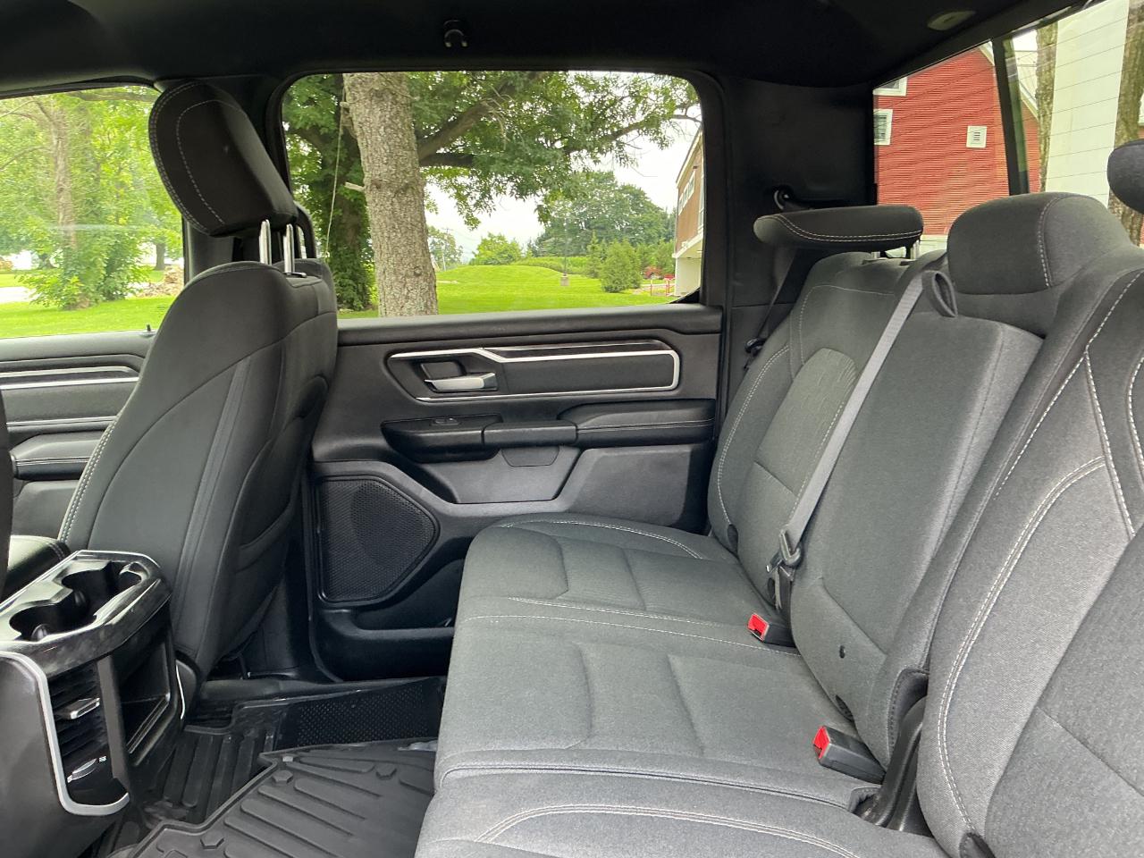 RAM 1500 Big Horn 4x4 Crew Cab 5'7" Box 2022