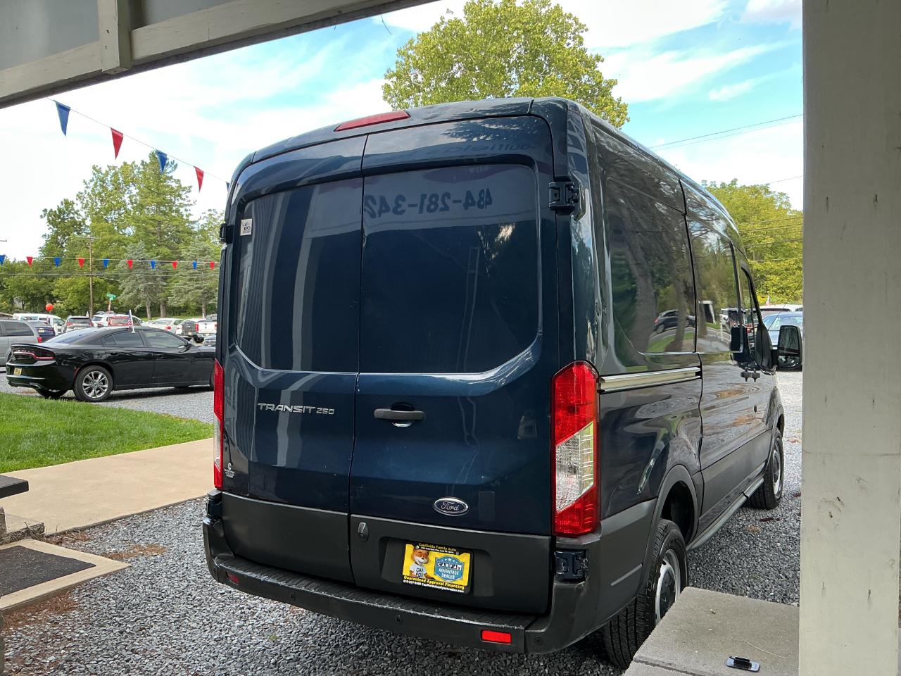 Ford Transit Van T-250 130" Med Rf 9000 GVWR Sliding RH Dr 2017